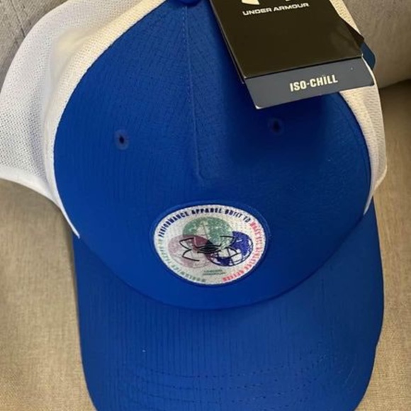 BRAND NEW men under armour isochill vent trucker adjustable cap hat - Picture 3 of 4